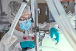 Systec Laborautoklaven im täglichen Einsatz bei der eleva GmbH
