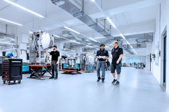 Arbeiten bei Systec: Fertigungshalle