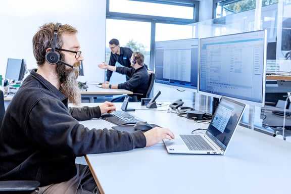Arbeiten bei Systec: Schreibtisch Arbeitsplätze